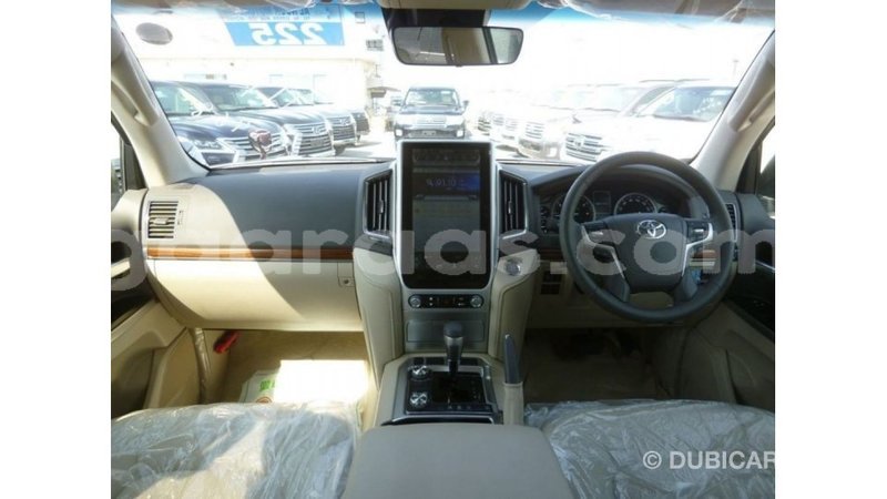 Big with watermark toyota land cruiser dakar import dubai 4779