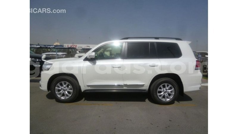 Big with watermark toyota land cruiser dakar import dubai 4781