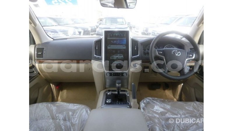 Big with watermark toyota land cruiser dakar import dubai 4782