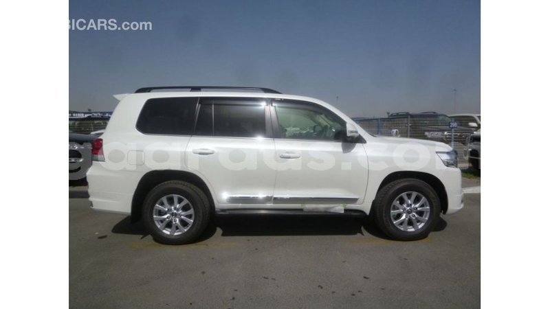 Big with watermark toyota land cruiser dakar import dubai 4782