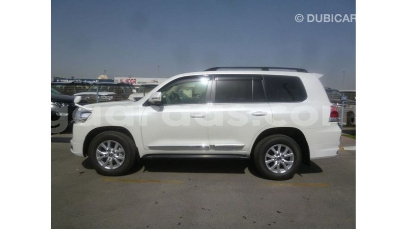 Big with watermark toyota land cruiser dakar import dubai 4782