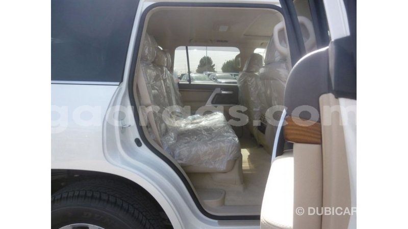 Big with watermark toyota land cruiser dakar import dubai 4782