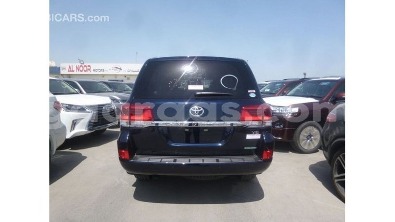 Big with watermark toyota land cruiser dakar import dubai 4784