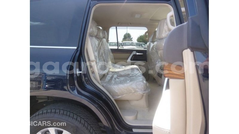 Big with watermark toyota land cruiser dakar import dubai 4784