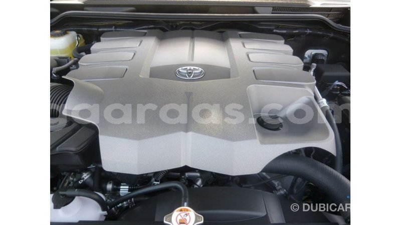 Big with watermark toyota land cruiser dakar import dubai 4784