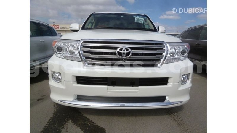 Big with watermark toyota land cruiser dakar import dubai 4790