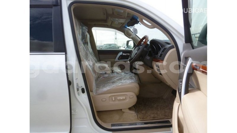 Big with watermark toyota land cruiser dakar import dubai 4790