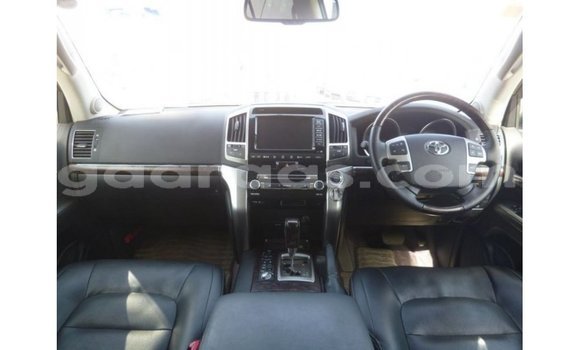 Buy Import Toyota Land Cruiser White Car in Import - Dubai in Dakar Buy Import Toyota Land Cruiser White Car in Import - Dubai in Dakar