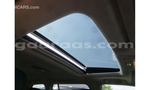 Buy Import Toyota Land Cruiser White Car in Import - Dubai in Dakar Buy Import Toyota Land Cruiser White Car in Import - Dubai in Dakar