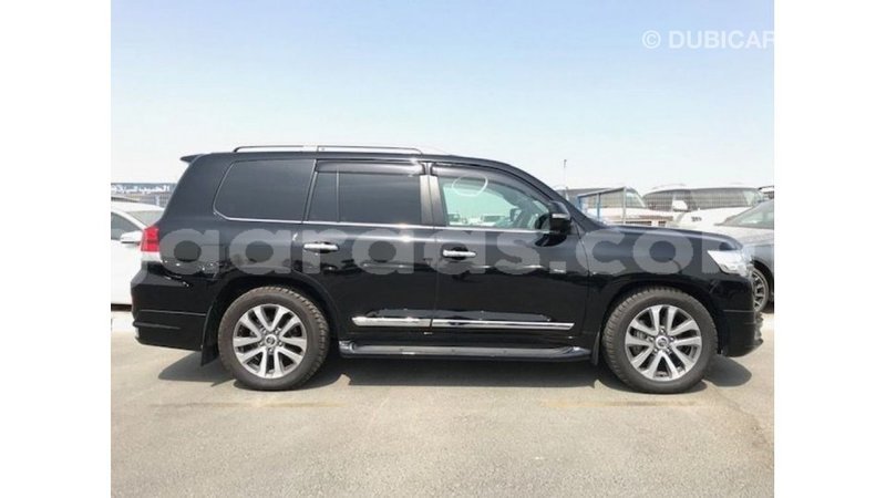 Big with watermark toyota land cruiser dakar import dubai 4797