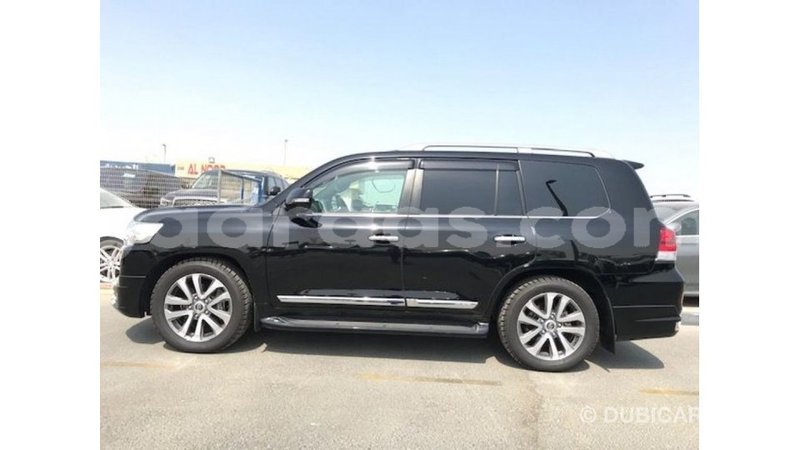 Big with watermark toyota land cruiser dakar import dubai 4797