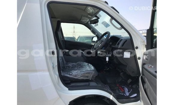 Acheter Import Voiture Toyota Hiace Blanc à Import - Dubai, Dakar Acheter Import Voiture Toyota Hiace Blanc à Import - Dubai, Dakar