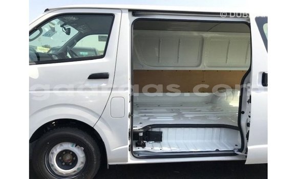 Acheter Import Voiture Toyota Hiace Blanc à Import - Dubai, Dakar Acheter Import Voiture Toyota Hiace Blanc à Import - Dubai, Dakar
