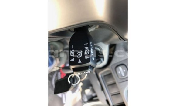 Acheter Import Voiture Toyota Hiace Blanc à Import - Dubai, Dakar Acheter Import Voiture Toyota Hiace Blanc à Import - Dubai, Dakar