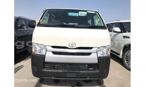 Acheter Import Voiture Toyota Hiace Blanc à Import - Dubai, Dakar Acheter Import Voiture Toyota Hiace Blanc à Import - Dubai, Dakar