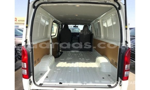 Acheter Import Voiture Toyota Hiace Blanc à Import - Dubai, Dakar Acheter Import Voiture Toyota Hiace Blanc à Import - Dubai, Dakar