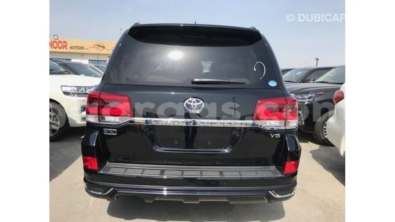 Big with watermark toyota land cruiser dakar import dubai 4806