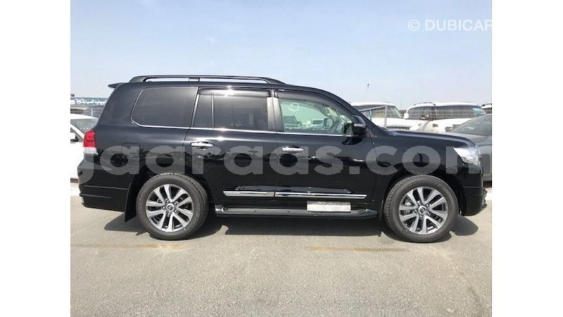 Big with watermark toyota land cruiser dakar import dubai 4806