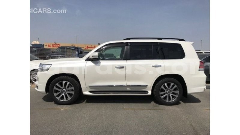 Big with watermark toyota land cruiser dakar import dubai 4807