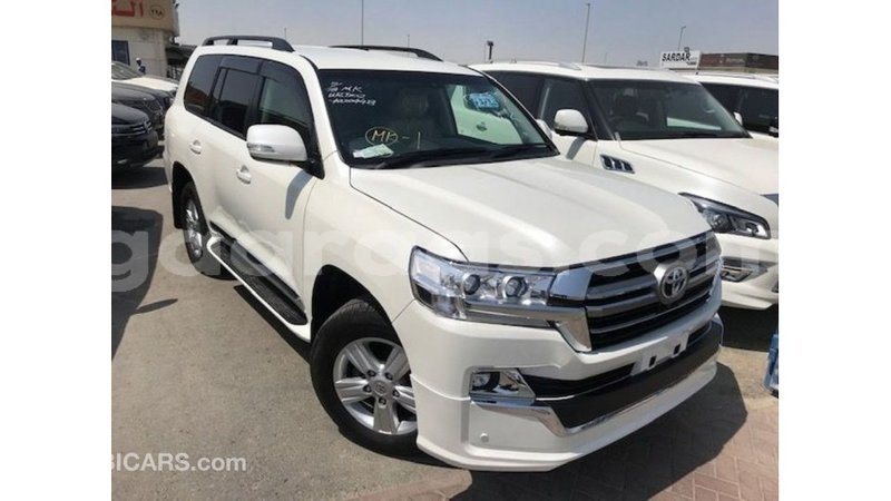 Big with watermark toyota land cruiser dakar import dubai 4811