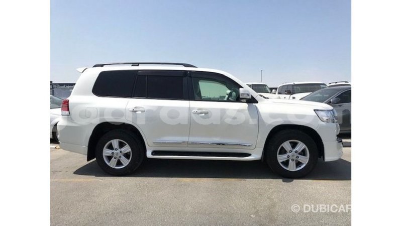 Big with watermark toyota land cruiser dakar import dubai 4811