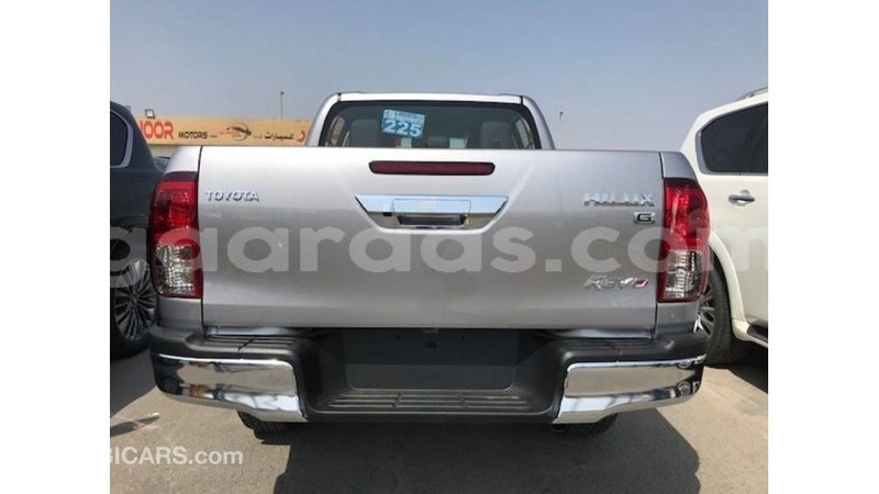 Big with watermark toyota hilux dakar import dubai 4812