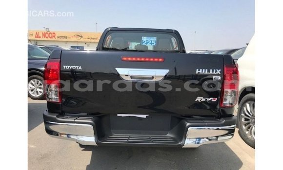 Acheter Import Voiture Toyota Hilux Noir à Import - Dubai, Dakar Acheter Import Voiture Toyota Hilux Noir à Import - Dubai, Dakar
