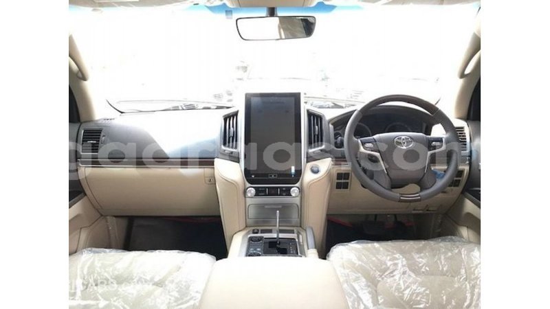 Big with watermark toyota land cruiser dakar import dubai 4818