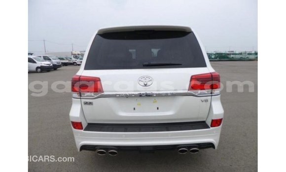 Buy Import Toyota Land Cruiser White Car in Import - Dubai in Dakar Buy Import Toyota Land Cruiser White Car in Import - Dubai in Dakar