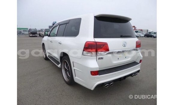 Buy Import Toyota Land Cruiser White Car in Import - Dubai in Dakar Buy Import Toyota Land Cruiser White Car in Import - Dubai in Dakar
