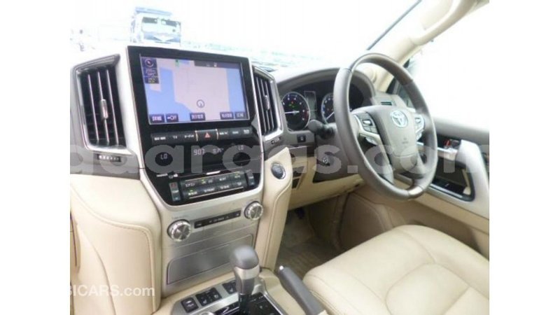 Big with watermark toyota land cruiser dakar import dubai 4821