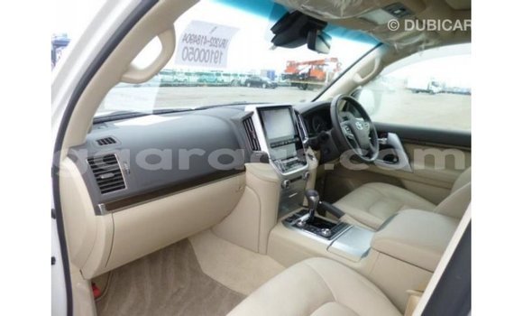 Buy Import Toyota Land Cruiser White Car in Import - Dubai in Dakar Buy Import Toyota Land Cruiser White Car in Import - Dubai in Dakar