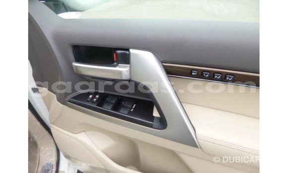 Buy Import Toyota Land Cruiser White Car in Import - Dubai in Dakar Buy Import Toyota Land Cruiser White Car in Import - Dubai in Dakar