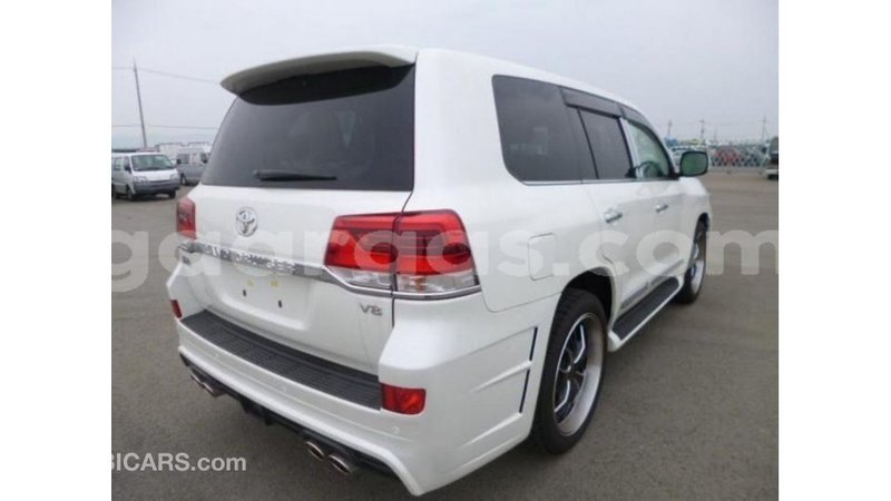 Big with watermark toyota land cruiser dakar import dubai 4821