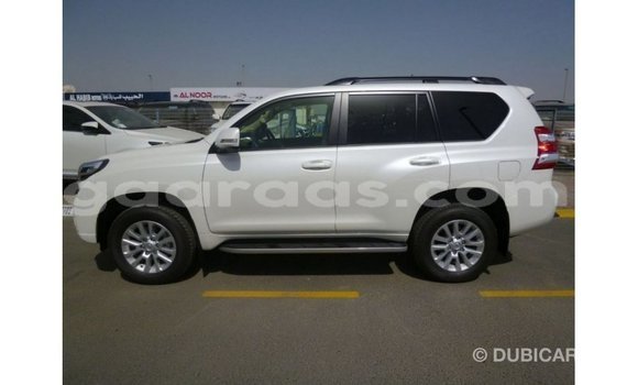 Acheter Import Voiture Toyota Prado Blanc à Import - Dubai, Dakar Acheter Import Voiture Toyota Prado Blanc à Import - Dubai, Dakar