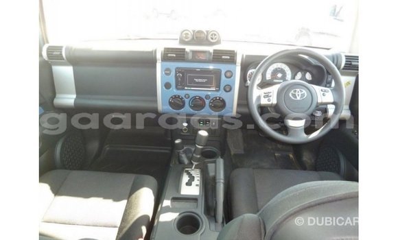 Acheter Import Voiture Toyota FJ Cruiser Bleu à Import - Dubai, Dakar Acheter Import Voiture Toyota FJ Cruiser Bleu à Import - Dubai, Dakar