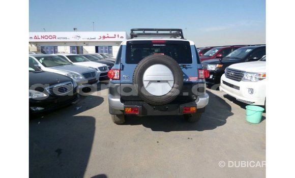 Acheter Import Voiture Toyota FJ Cruiser Bleu à Import - Dubai, Dakar Acheter Import Voiture Toyota FJ Cruiser Bleu à Import - Dubai, Dakar