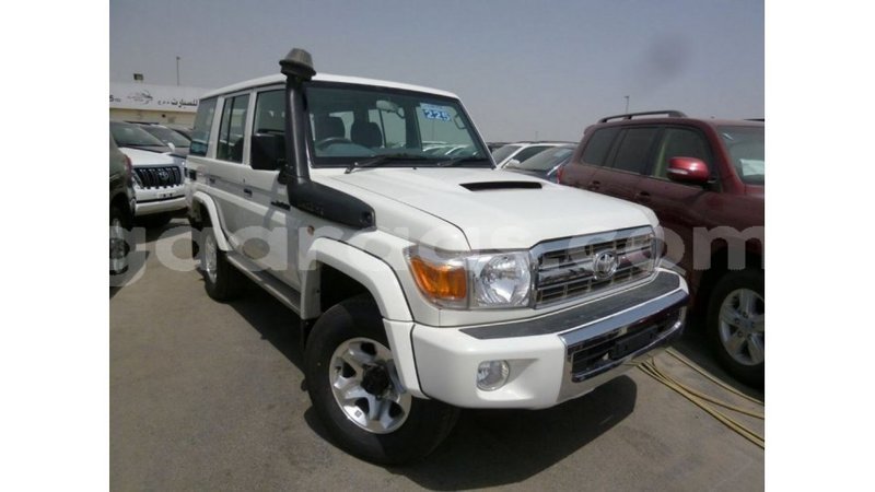 Big with watermark toyota land cruiser dakar import dubai 4878