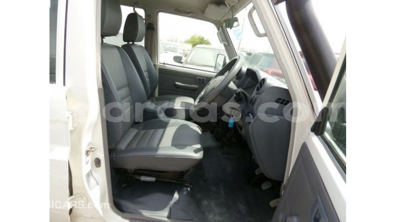 Big with watermark toyota land cruiser dakar import dubai 4878