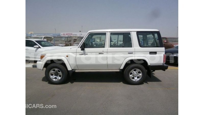 Big with watermark toyota land cruiser dakar import dubai 4878