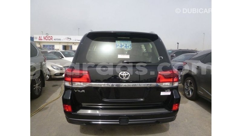 Big with watermark toyota land cruiser dakar import dubai 4892