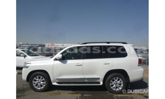 Dieundeu Imported Toyota Land Cruiser White Auto in Import - Dubai in Dakar Dieundeu Imported Toyota Land Cruiser White Auto in Import - Dubai in Dakar
