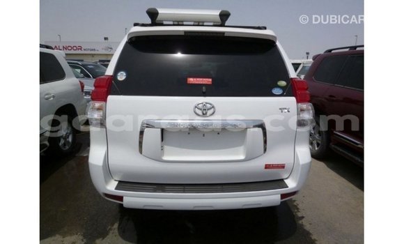 Acheter Import Voiture Toyota Prado Blanc à Import - Dubai, Dakar Acheter Import Voiture Toyota Prado Blanc à Import - Dubai, Dakar