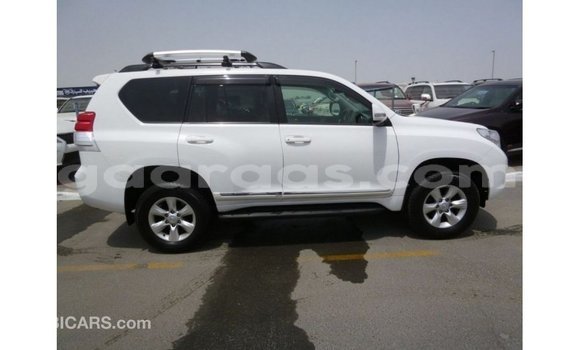 Acheter Import Voiture Toyota Prado Blanc à Import - Dubai, Dakar Acheter Import Voiture Toyota Prado Blanc à Import - Dubai, Dakar