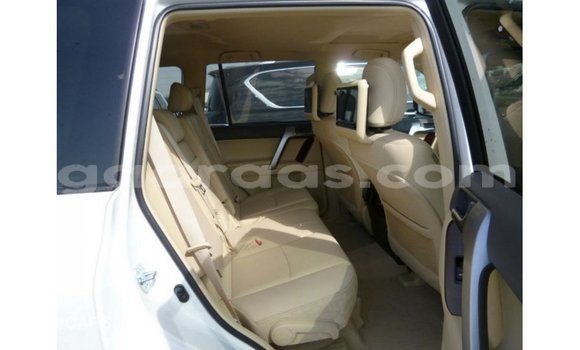 Acheter Import Voiture Toyota Prado Blanc à Import - Dubai, Dakar Acheter Import Voiture Toyota Prado Blanc à Import - Dubai, Dakar