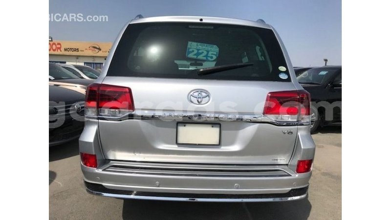 Big with watermark toyota land cruiser dakar import dubai 4920