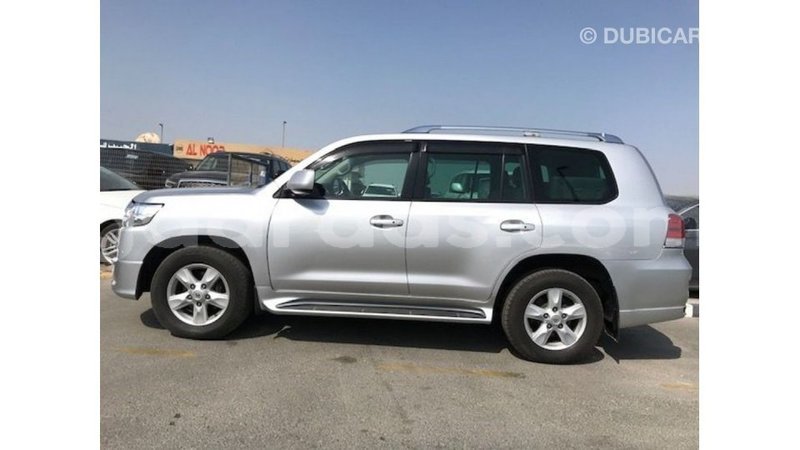 Big with watermark toyota land cruiser dakar import dubai 4920