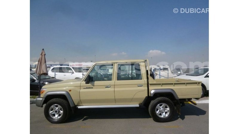 Big with watermark toyota land cruiser dakar import dubai 4923