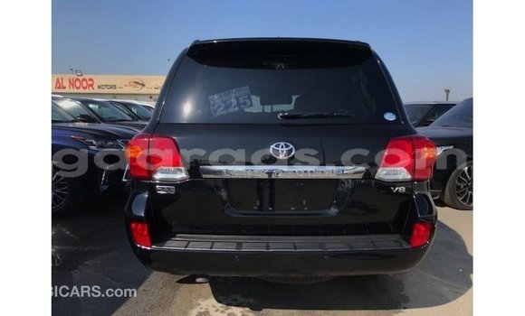 Acheter Import Voiture Toyota Land Cruiser Noir à Import - Dubai, Dakar Acheter Import Voiture Toyota Land Cruiser Noir à Import - Dubai, Dakar