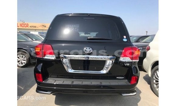 Acheter Import Voiture Toyota Land Cruiser Noir à Import - Dubai, Dakar Acheter Import Voiture Toyota Land Cruiser Noir à Import - Dubai, Dakar